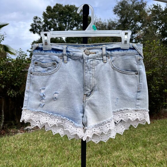 Free People Crochet Lace Trim Denim Jean Shorts Size 25 - Picture 2 of 9